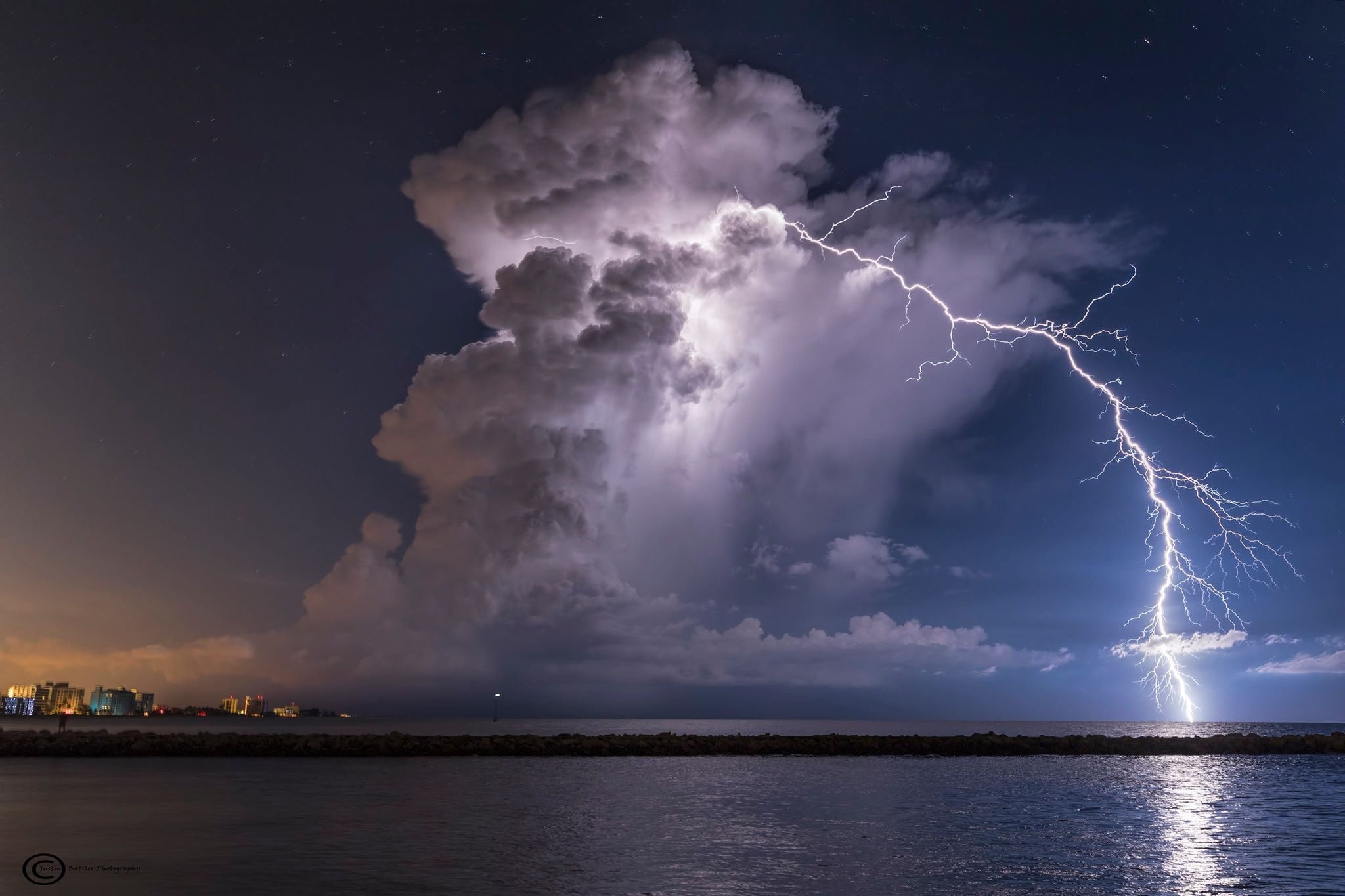 صعقة رعدية بطنجة