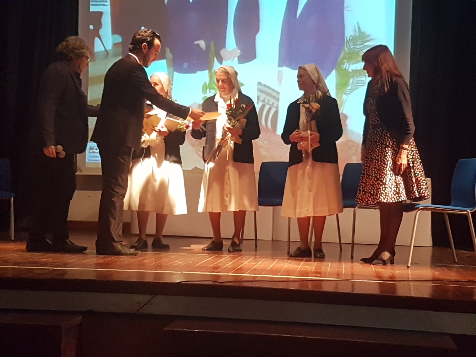 بنات المحبة